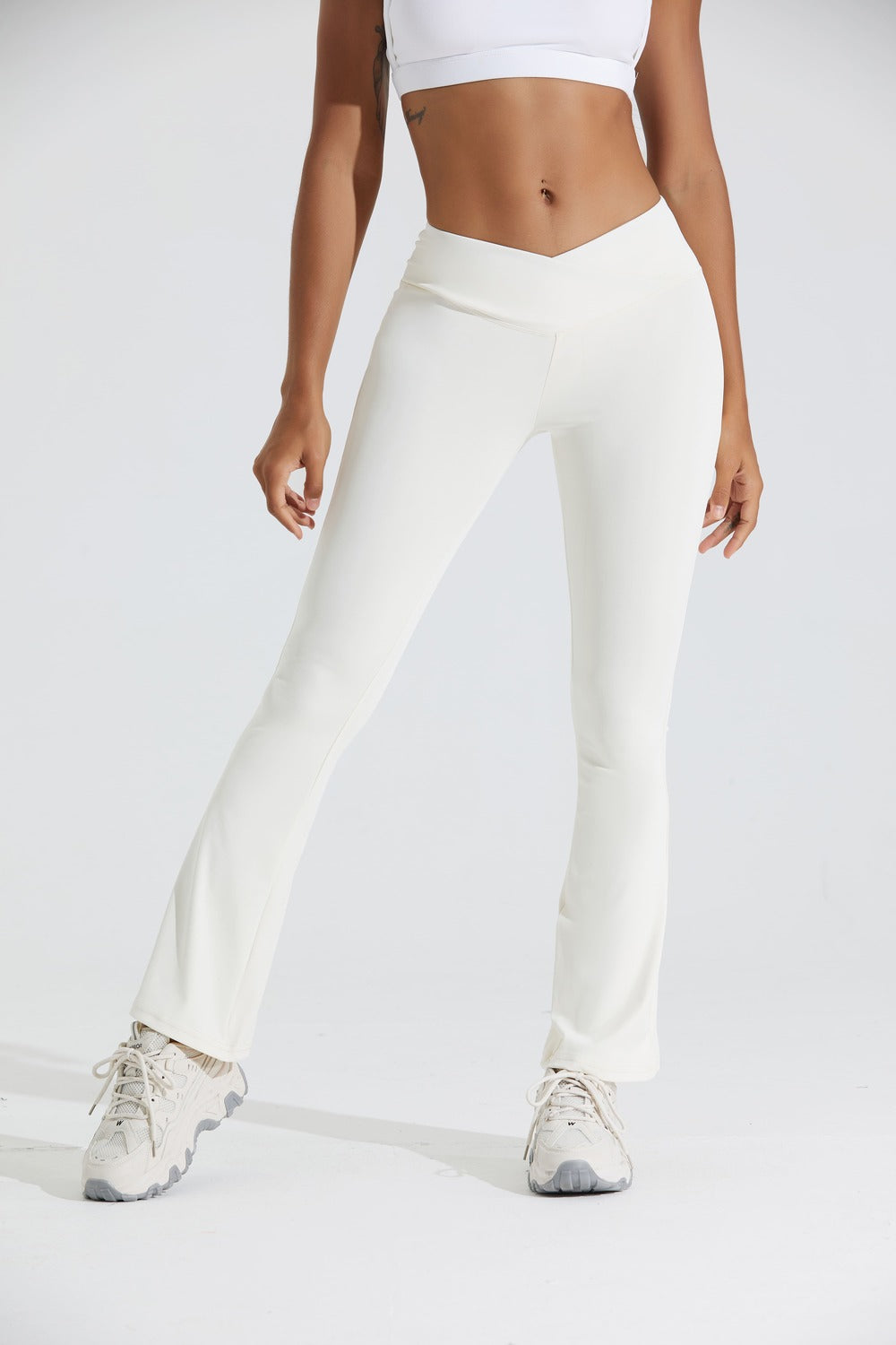 Flare Crossover Legging - LA7 ONLINE Activewear White / XL